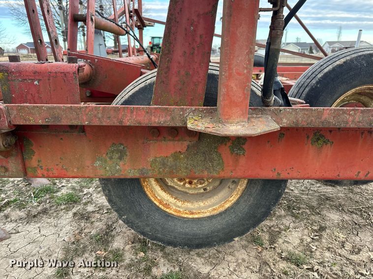 image for item NI9051 International field cultivator