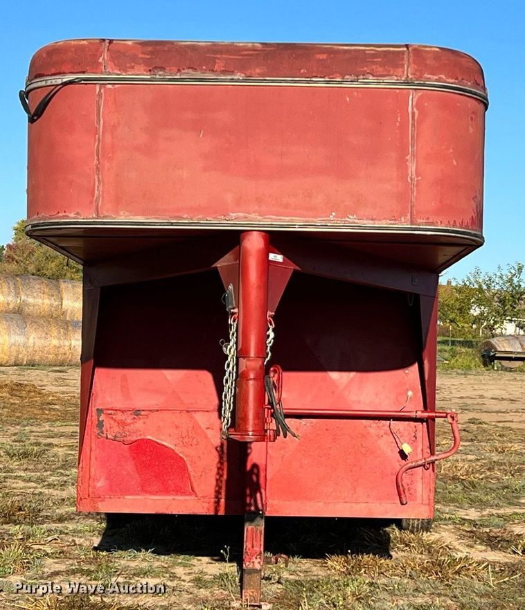 image for item NI9052 1999 Wilhite & Company livestock trailer