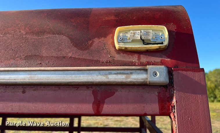 image for item NI9052 1999 Wilhite & Company livestock trailer