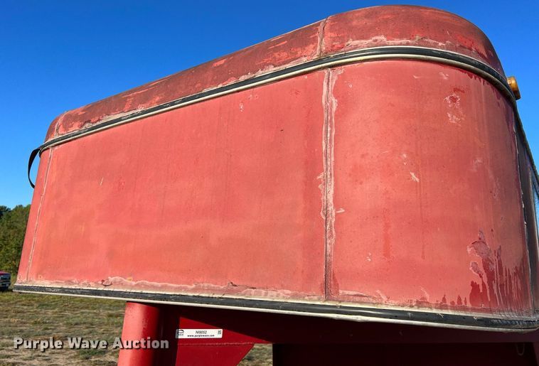 image for item NI9052 1999 Wilhite & Company livestock trailer