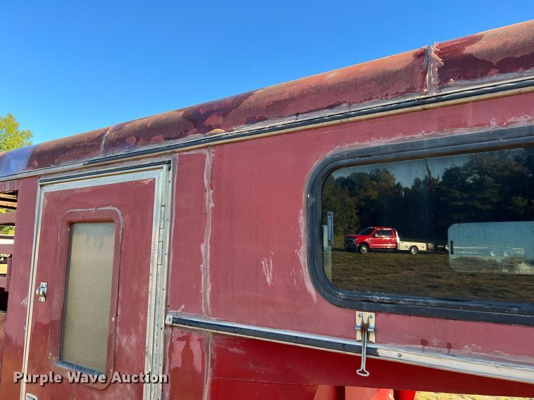 image for item NI9052 1999 Wilhite & Company livestock trailer