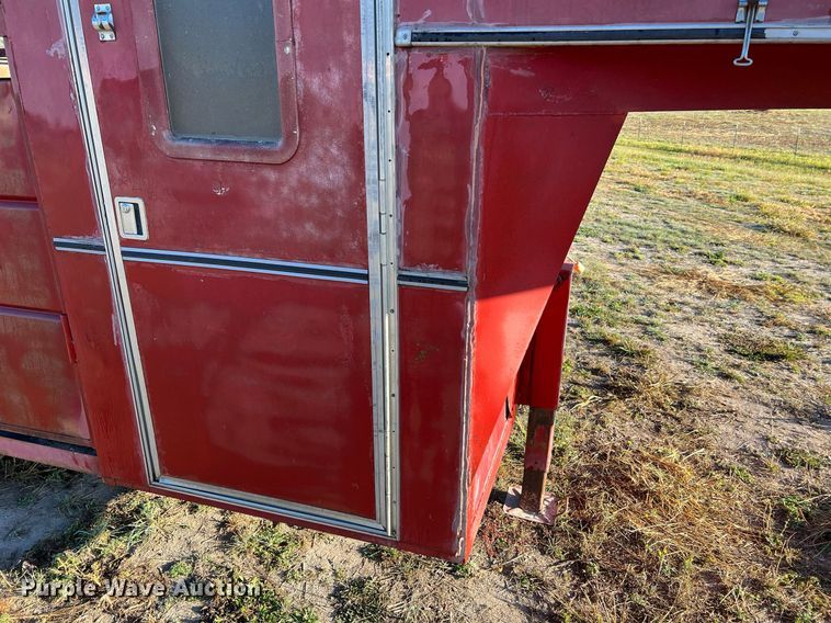 image for item NI9052 1999 Wilhite & Company livestock trailer