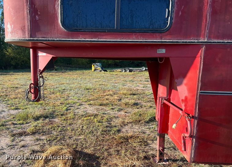 image for item NI9052 1999 Wilhite & Company livestock trailer