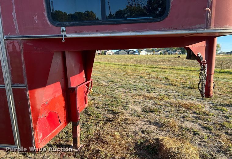 image for item NI9052 1999 Wilhite & Company livestock trailer