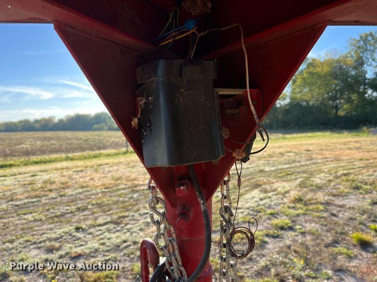 image for item NI9052 1999 Wilhite & Company livestock trailer