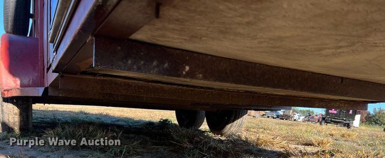 image for item NI9052 1999 Wilhite & Company livestock trailer