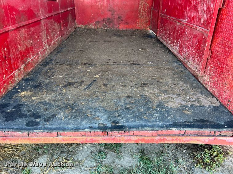 image for item NI9052 1999 Wilhite & Company livestock trailer