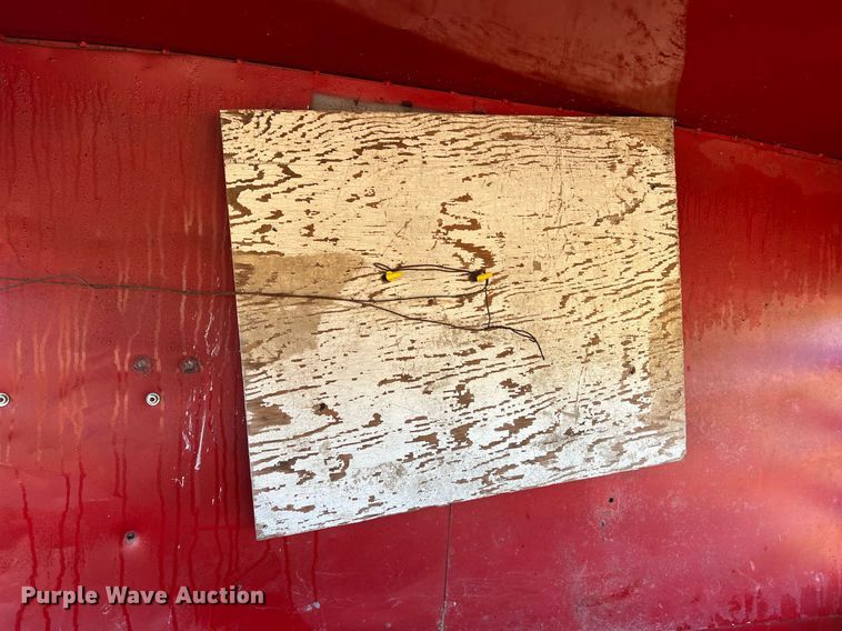 image for item NI9052 1999 Wilhite & Company livestock trailer