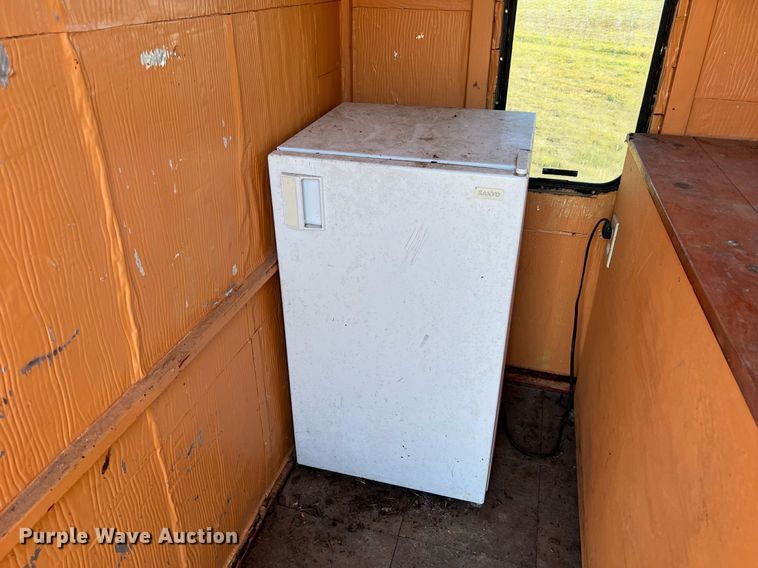 image for item NI9052 1999 Wilhite & Company livestock trailer