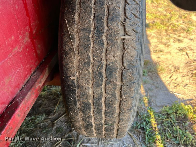 image for item NI9052 1999 Wilhite & Company livestock trailer