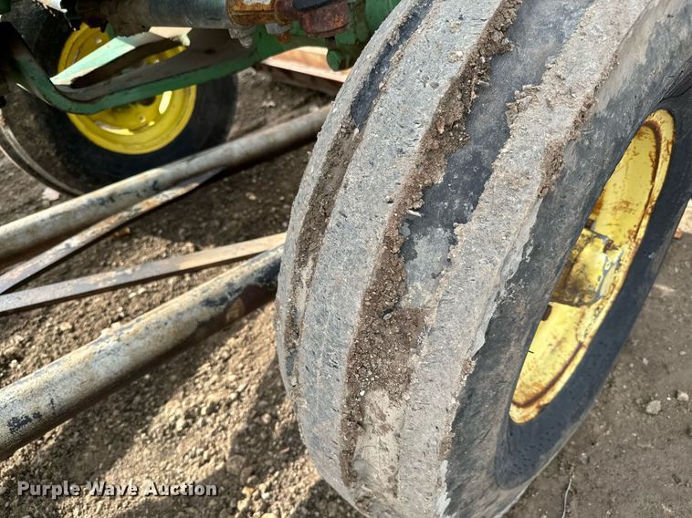 image for item NI9758 1966 John Deere 3020 tractor