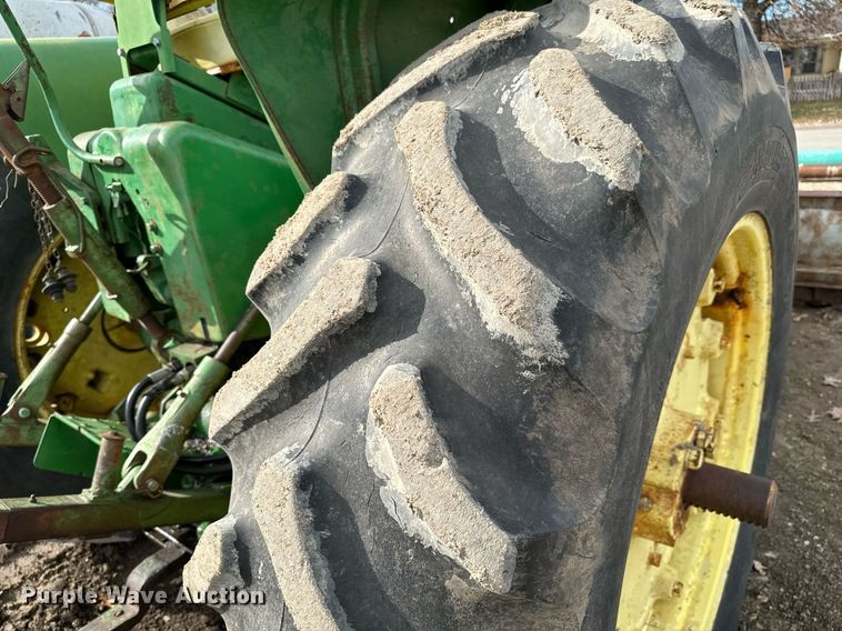 image for item NI9758 1966 John Deere 3020 tractor