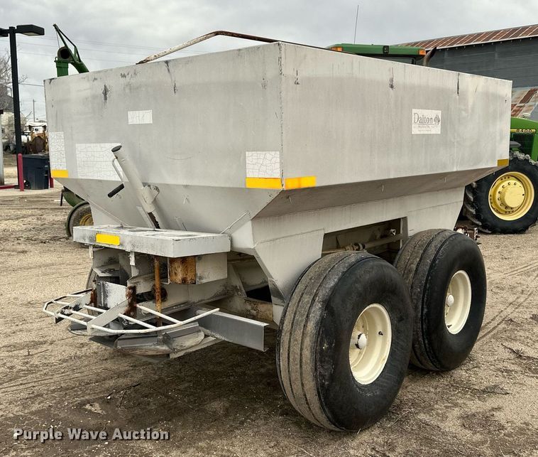 image for item NJ9285 Dalton 225 spreader
