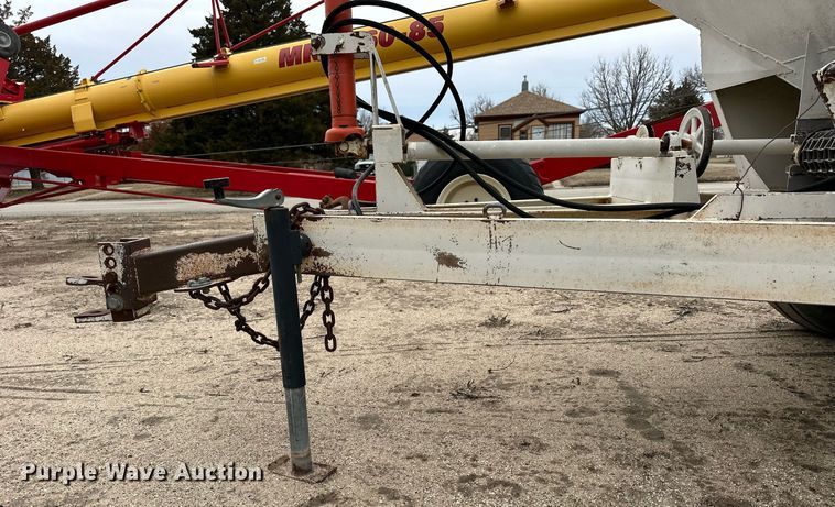 image for item NJ9285 Dalton 225 spreader