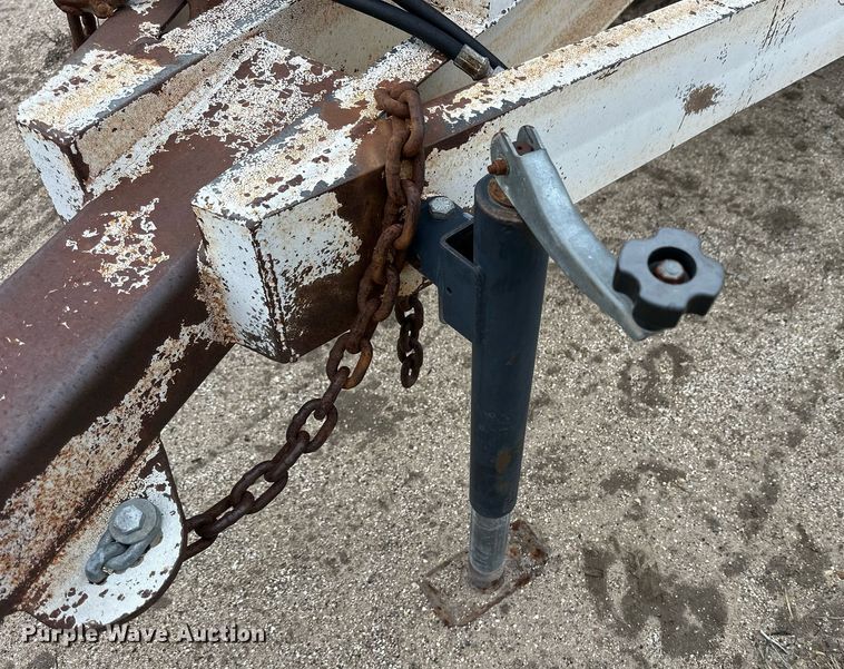 image for item NJ9285 Dalton 225 spreader