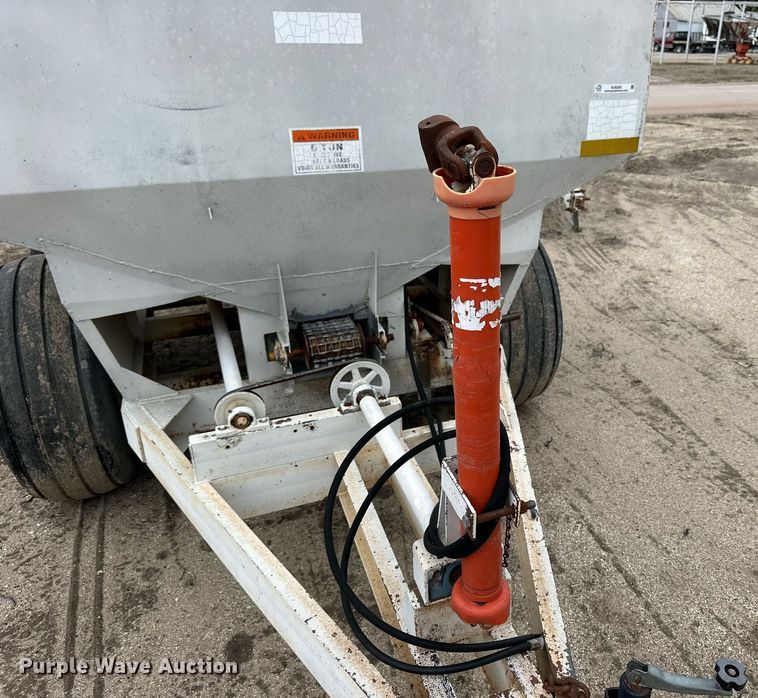 image for item NJ9285 Dalton 225 spreader