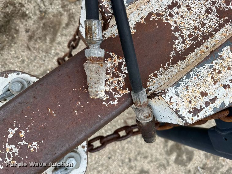 image for item NJ9285 Dalton 225 spreader