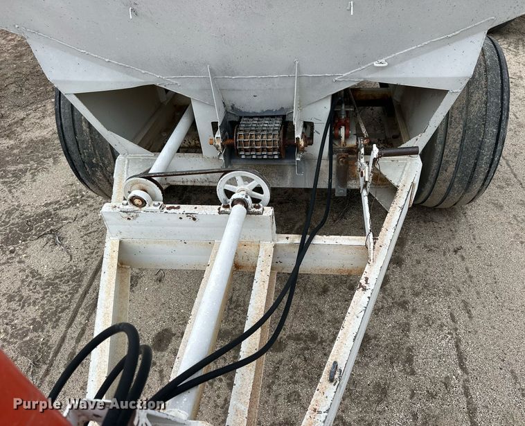 image for item NJ9285 Dalton 225 spreader