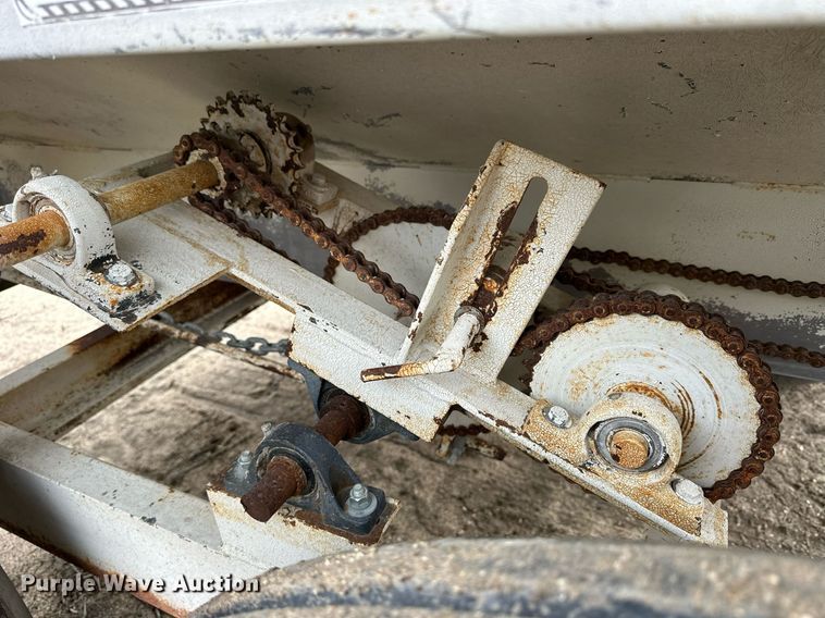 image for item NJ9285 Dalton 225 spreader