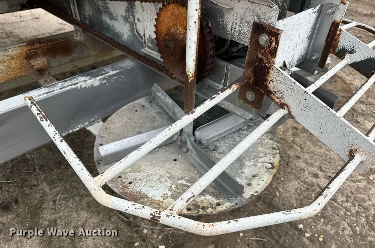 image for item NJ9285 Dalton 225 spreader