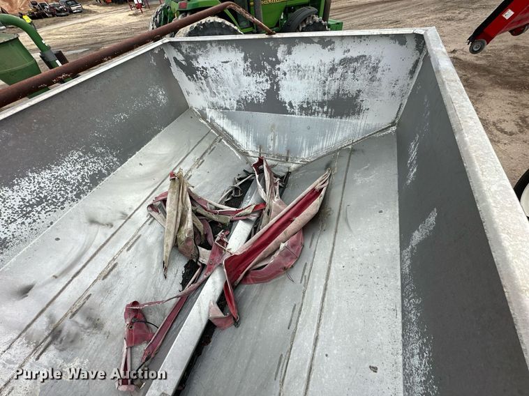 image for item NJ9285 Dalton 225 spreader