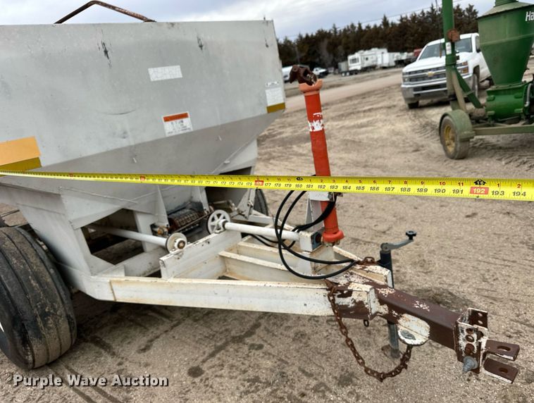 image for item NJ9285 Dalton 225 spreader