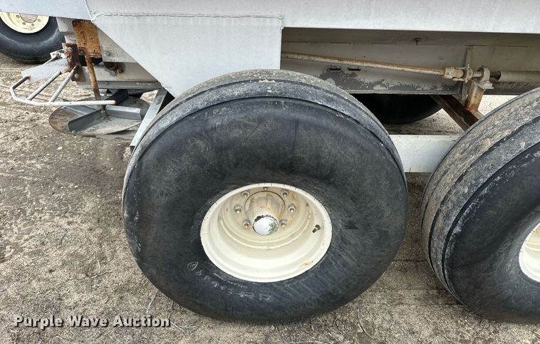 image for item NJ9285 Dalton 225 spreader