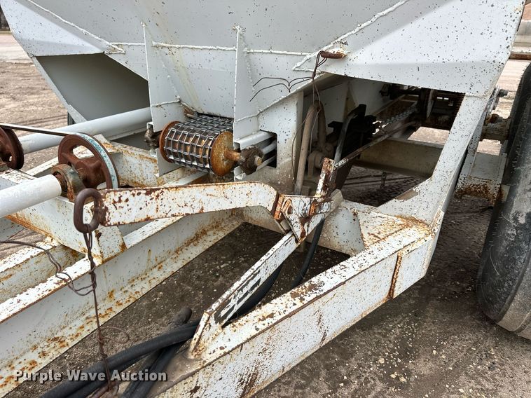 image for item NJ9286 Dalton 225 spreader