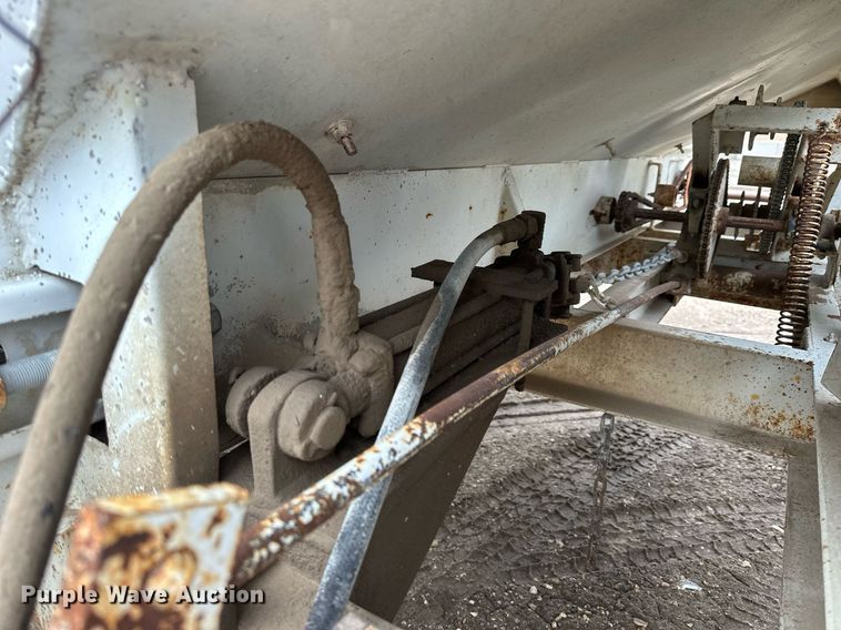 image for item NJ9286 Dalton 225 spreader