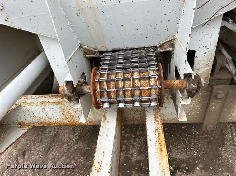 image for item NJ9286 Dalton 225 spreader