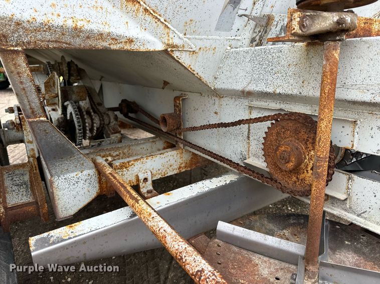 image for item NJ9286 Dalton 225 spreader