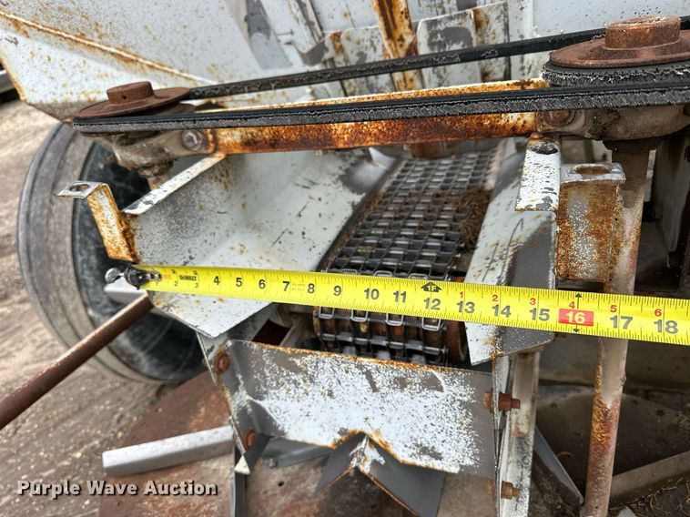 image for item NJ9286 Dalton 225 spreader