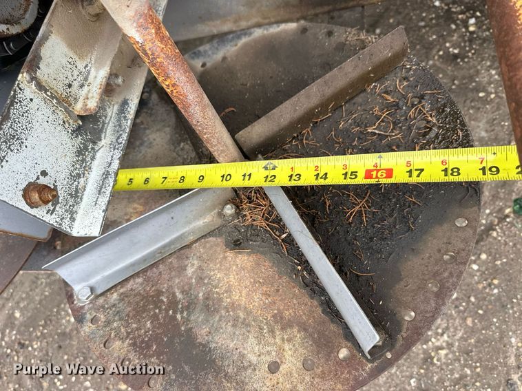 image for item NJ9286 Dalton 225 spreader