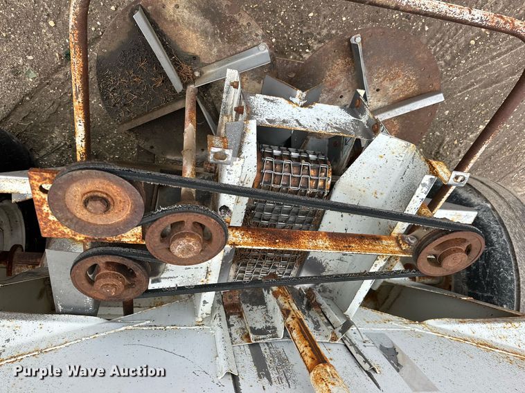 image for item NJ9286 Dalton 225 spreader