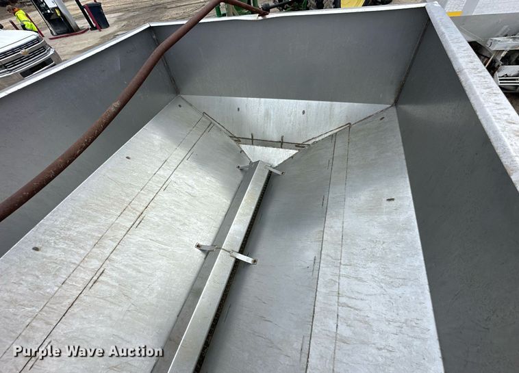 image for item NJ9286 Dalton 225 spreader