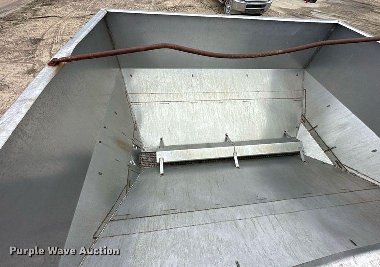 image for item NJ9286 Dalton 225 spreader