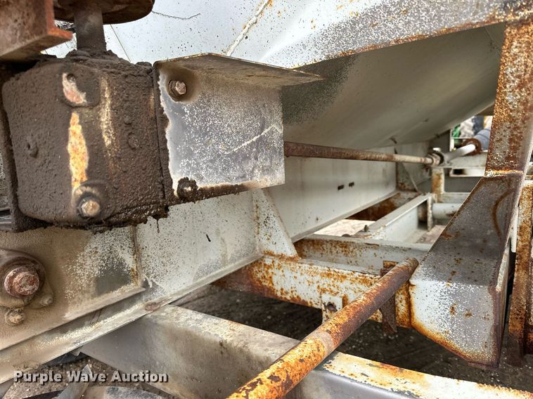 image for item NJ9286 Dalton 225 spreader