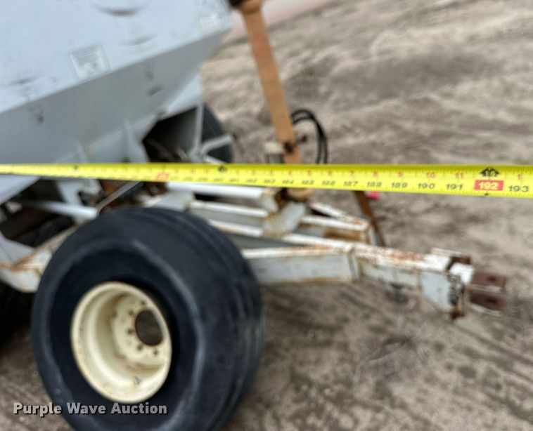 image for item NJ9286 Dalton 225 spreader