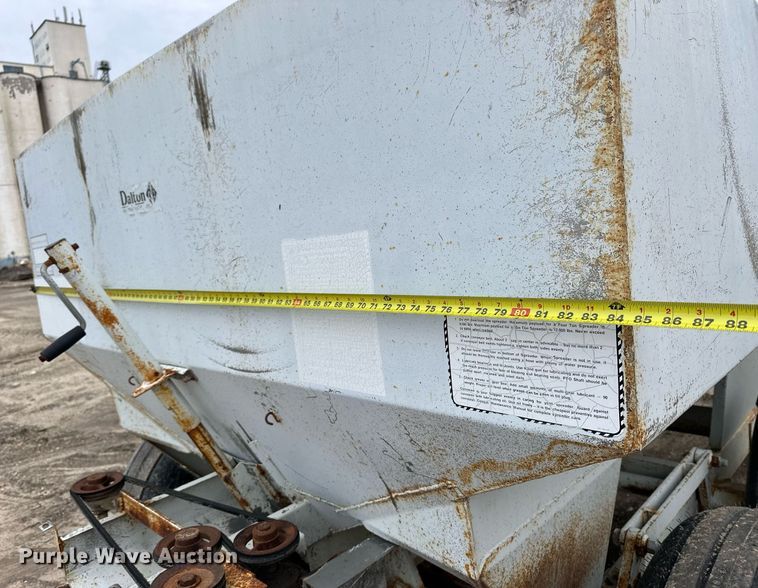 image for item NJ9286 Dalton 225 spreader