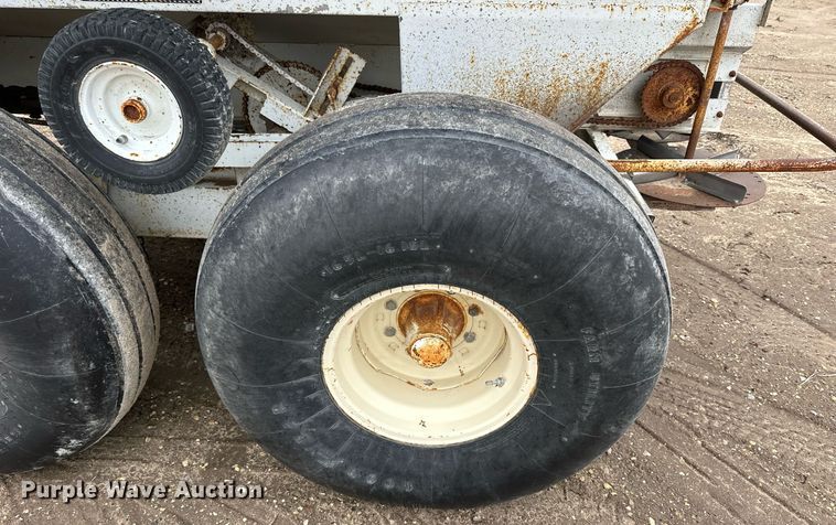 image for item NJ9286 Dalton 225 spreader