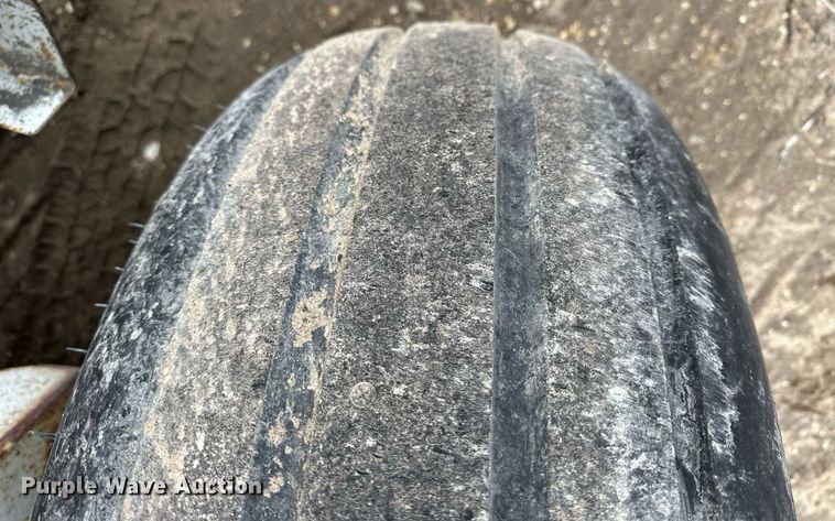 image for item NJ9286 Dalton 225 spreader