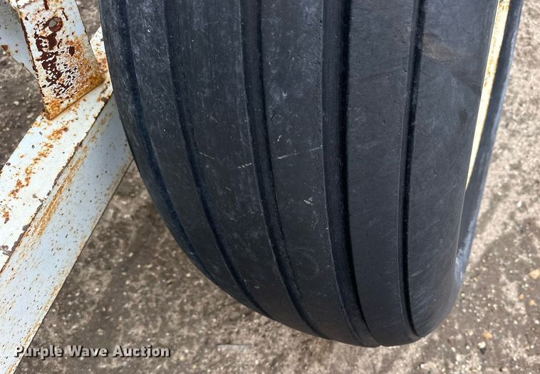 image for item NJ9286 Dalton 225 spreader