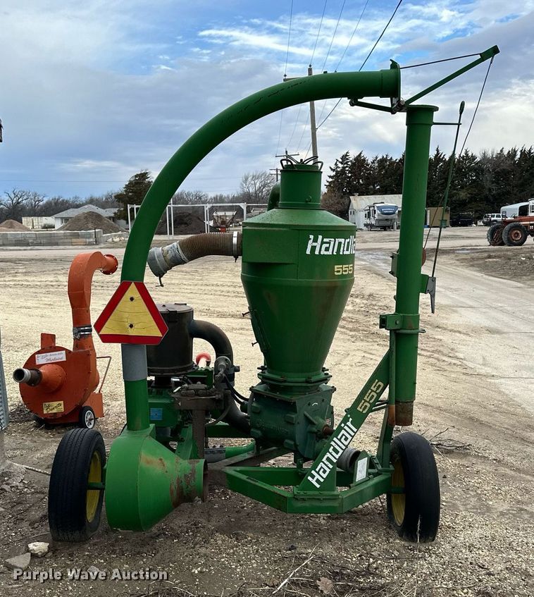 image for item NJ9287 Handlair 555 pneumatic grain conveyor