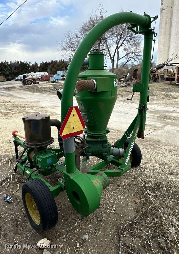 image for item NJ9287 Handlair 555 pneumatic grain conveyor