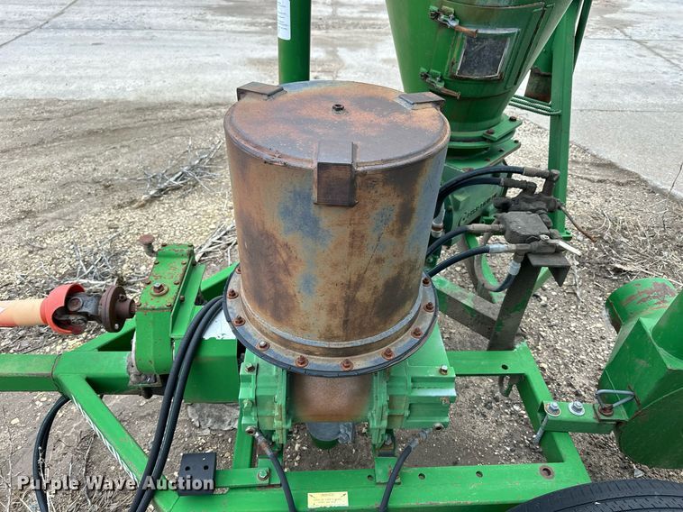 image for item NJ9287 Handlair 555 pneumatic grain conveyor