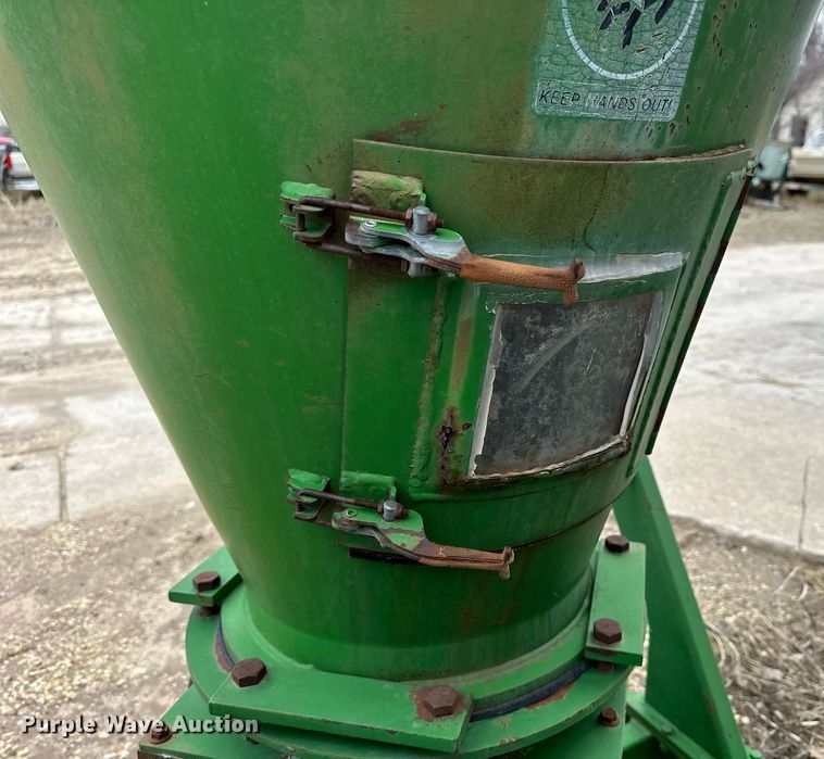 image for item NJ9287 Handlair 555 pneumatic grain conveyor