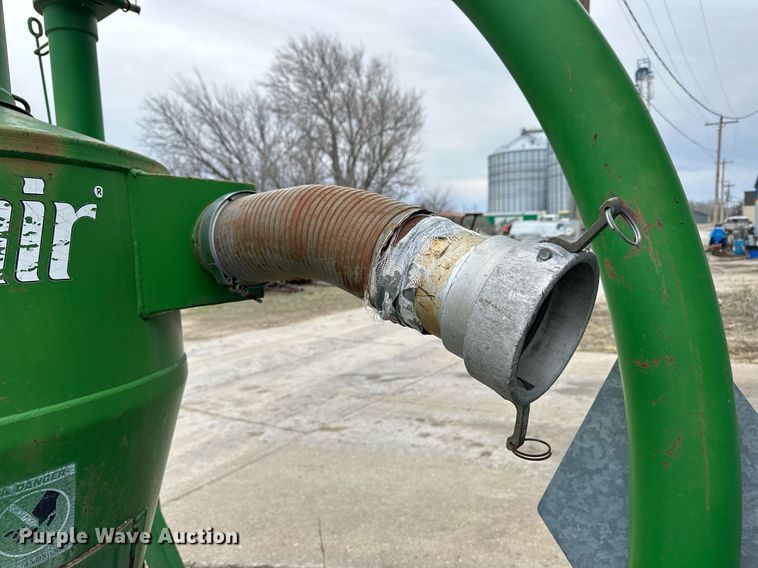 image for item NJ9287 Handlair 555 pneumatic grain conveyor