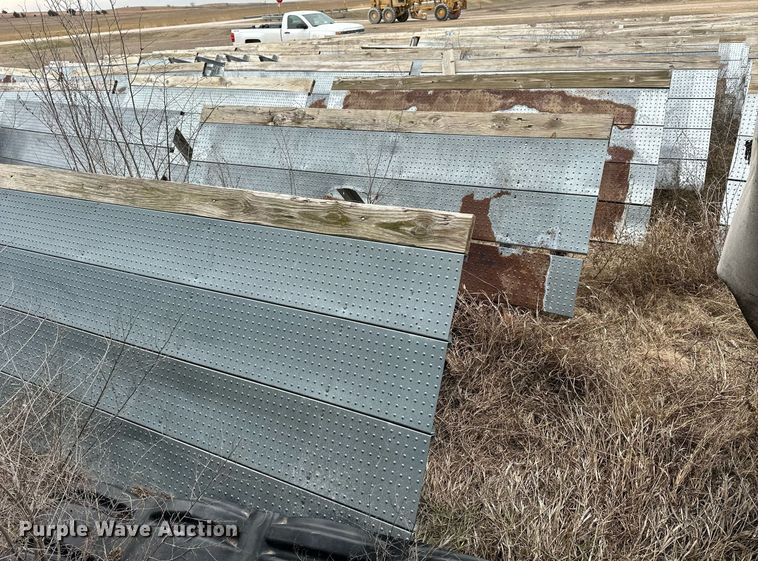 image for item NJ9290 Approximately 70 grain storage panels