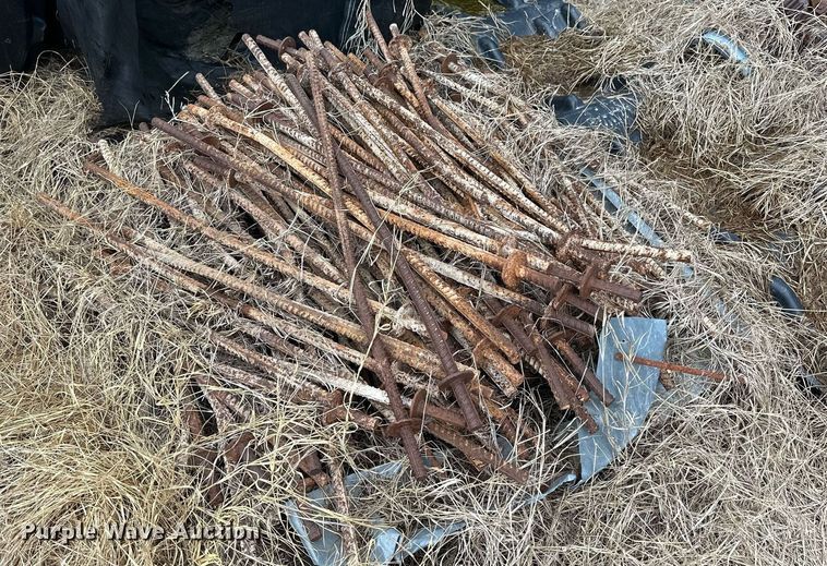 image for item NJ9290 Approximately 70 grain storage panels