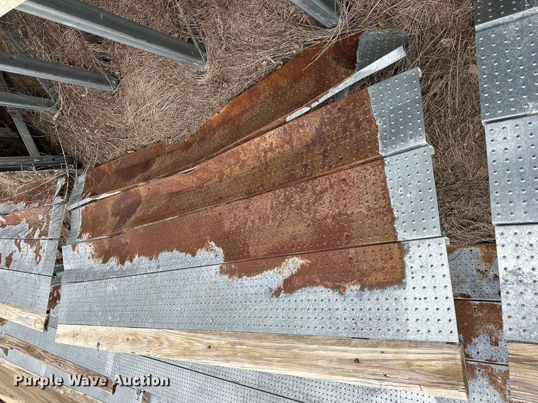 image for item NJ9290 Approximately 70 grain storage panels